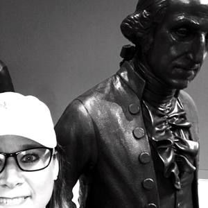 Meet your Posher, Leslie